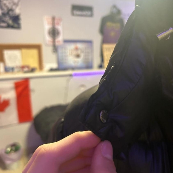 Moncler Puffer - Picture 8 of 9